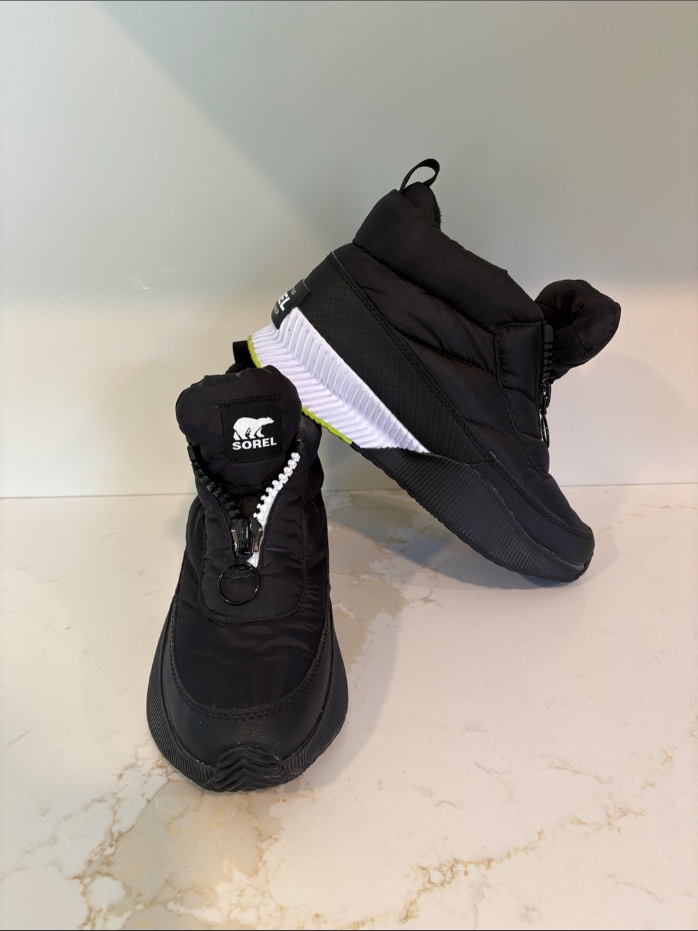 SOREL Out N About III Puffy Zip Waterproof Winter Boots Black Women’s 8.5
